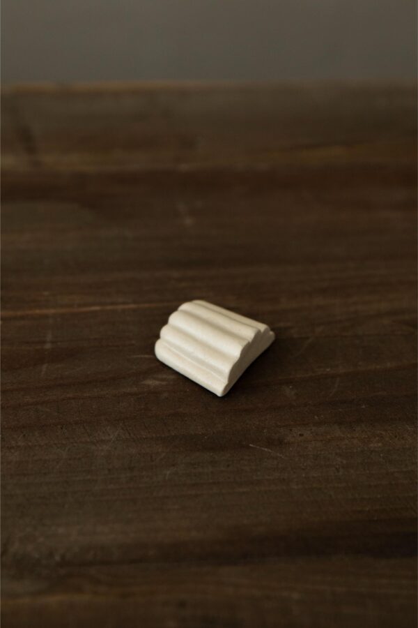 Cocoro Chopstick rest (Off-White) - Image 3